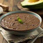 Feijoada brasileira : tout savoir sur ce plat emblématique du Brésil